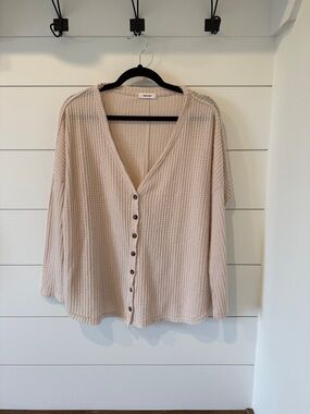 Mod Ref Cream Waffle-Knit Button oversized top size Small